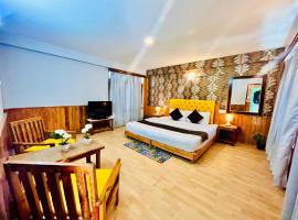 Ganga Cottage !! 1,2,3 bedrooms cottage available near mall road manali, hotel di Manali