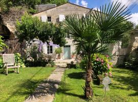 L'heure bleue, hotel di Saintes