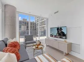 Prime 2BR Condo Massive Patio & Parking