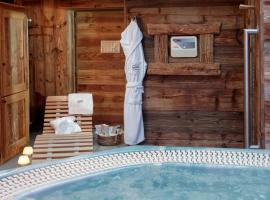 Chalet Matterhorn Francois - Central Ski Chalet with SPA and Breakfast, 100mt lift, hotel em Breuil-Cervinia