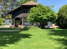 'Le Petit Clos Suites'- Charming Getaway on Leman Lake