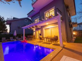 Close to Oludeniz 5 bedroom villa, hotel en Ovacık