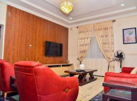 luxurious 3Bedroom Apartment in Gwarinpa, Abuja, hotel in Gwarinpa