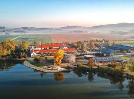 Resort Čapí Hnízdo, ξενοδοχείο σε Olbramovice