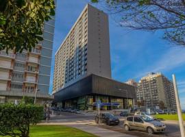 Vista al mar con cochera, pileta y Gimnasio!, hotell i Mar del Plata