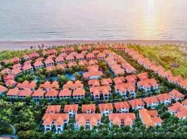 Purama Villas Da Nang Beachfront Resort & Spa