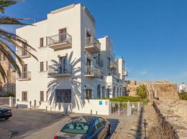 Apartamentos La Residencia Tarifa، فندق في تريفة