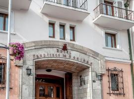 Hotel Francisco De Aguirre، فندق في لا سيرينا