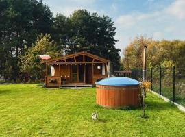 Domek letniskowy z jacuzzi nad rzeką Bzurą, prázdninový dům v destinaci Żuków