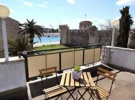 MY DALMATIA - M Apartment Trogir with free parking and roof terrace