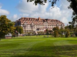 Hôtel Barrière L'Hôtel du Golf, hotel in Deauville