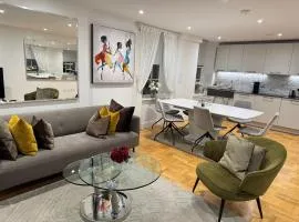 High Luxury flat for 6 people close to Earl's Court Zone 1