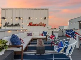 The Bluebell - Rooftop Lounge with Hot Tub