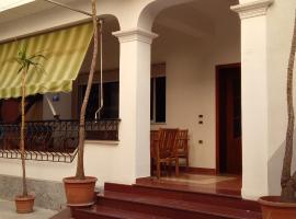 Mandarine hostel, hotel di Tiranë