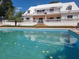 Villa Saidia avec PISCINE, hotel i Antsiranana