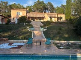 Villa proche Golfe de St Tropez, дом для отпуска в городе Ле-Мюи