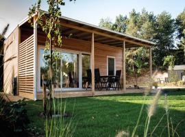 Cozy chalet in a holiday park, hotell i Arnhem