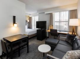 Residence Inn Louisville Downtown، فندق في لويزفيل