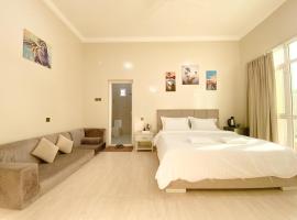 Sea Turtles Guest House, family hotel sa Al Ḩadd