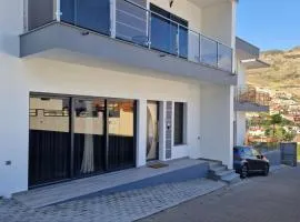 Elegent 2 Bedroom Modern Townhouse - E