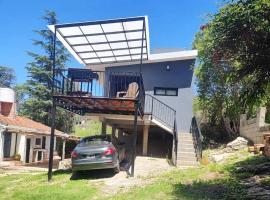 Casa en las sierras de Córdoba con Deck , Parrilla y estacionamiento, casa o chalet en Cavalango