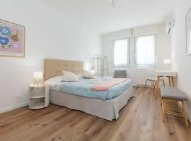 Easy to venice! Cozy new house with free park