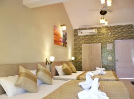 Golden Leaf-Near to candolim beach, hotel v destinaci Candolim