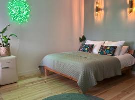 Monkey Tree Stay, bed and breakfast a Schiedam