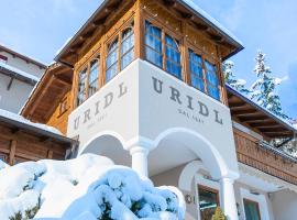 Charme Hotel Uridl, hotel u gradu Santa Kristina in Val Gardena