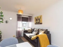 19A The Broadwalk Apt- Stylish & Cozy 1BR in Crawley