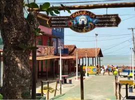 casa com picina na praia ponta da fruta