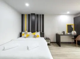 Riski Residence Bangbuathong