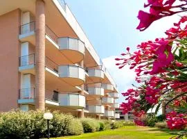 ISA-Apartments for 4 people, 2 bedrooms, in Residence with swimming pool in San Vincenzo, just 600 meters from the sea