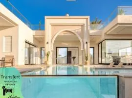 Villa moderne piscine sans vis à vis jacuzzi chauffé sur demande