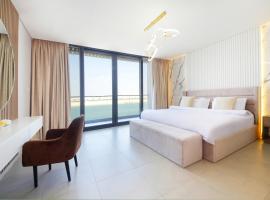 Silk Valley - Gorgeous 4b Maid's Private Beach, hotel din Sharjah