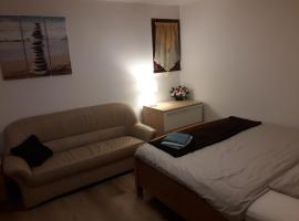 APARTMENT Top 11 ZENTRUM mit 2 Schlafzimmer BESTROOMS eU, хотел в Щайр