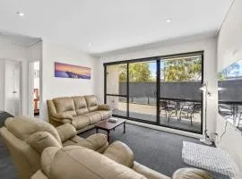 Spacious 3BR Apt at Central Glen Waverley with parking