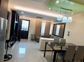 2BR Condo free pool with wifi near Mall in Davao City, huoneisto Davaossa