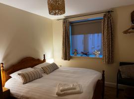 Cosy Double Room with dedicated bathroom, hotel a Naas