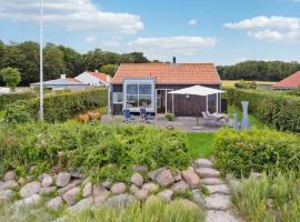 Amazing Home In Nyborg With Kitchen، فندق في نيوبورغ