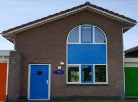 Semi-detached house in Franeker with a shared pool, hotel a Franeker