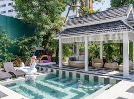 Cleopatra pool villa prime location, hotel in Chiang Mai