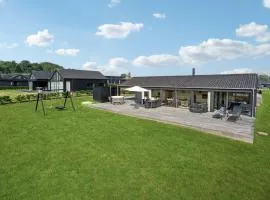 4 Bedroom Stunning Home In Haderslev