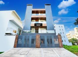 Super Townhouse Sector 104 Noida, hotel in Noida