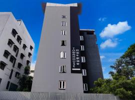 Super Townhouse Balewadi – hotel w mieście Pune