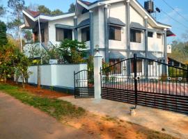 White villa coorg with river view, apartmen di Madikeri