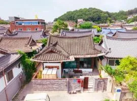 Happiness on Jacuzzi Private Pension