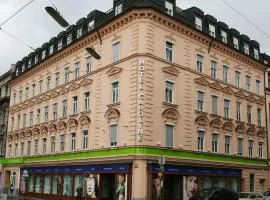 Hotel Caroline