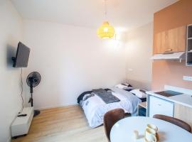 Studios Saint Jacques, Châtellerault، فندق في شاتليرو