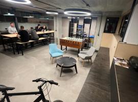 izy stay Hostel coworking nomads, хотел в Братислава